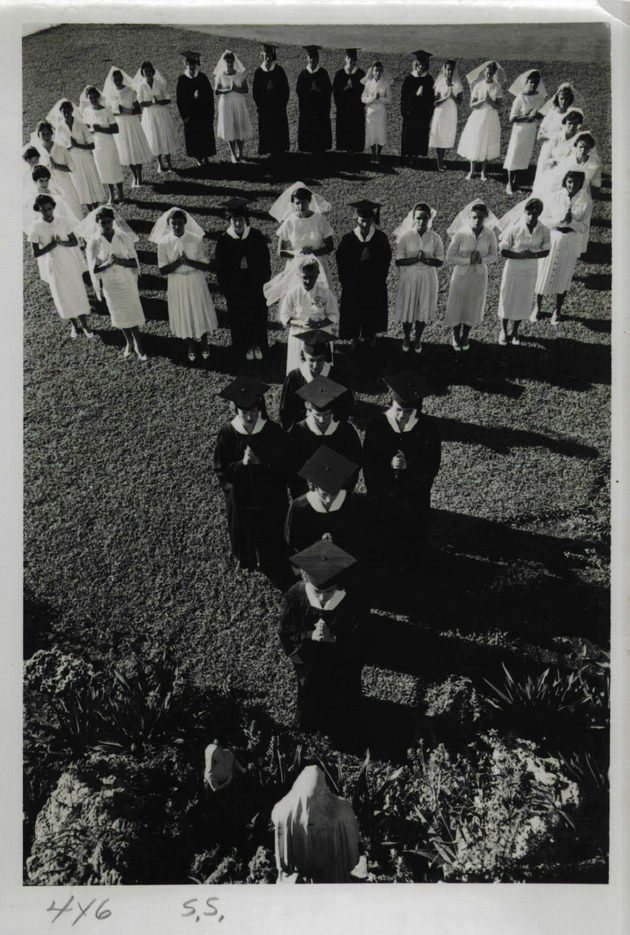 Sodality of the Blessed Virgin Mary members formed a living rosary